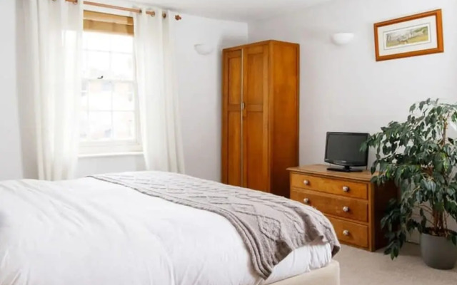 Charming 3bd Townhouse Right in the City Centre
