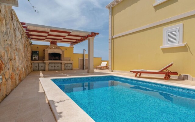 Awesome Home in Blato With Wifi and 6 Bedrooms