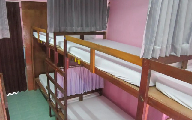 Lucky Homestay - Hostel