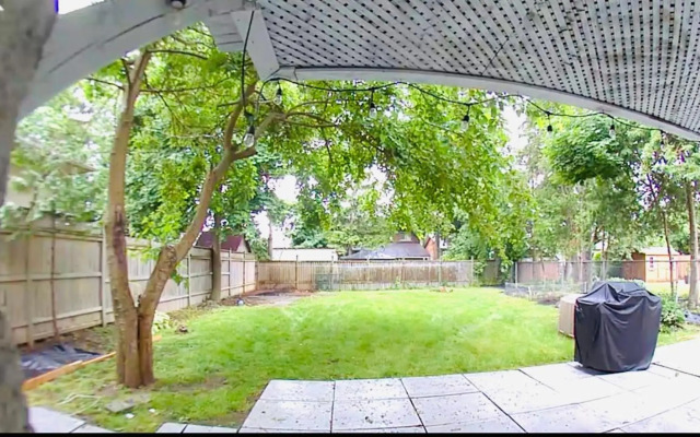 Tranquil & Cozy 30 min to Toronto ~ Backyard ~ Pkg