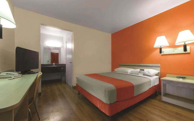 Motel 6 Saint Joseph, MO