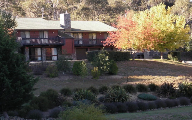 Mowamba River Lodge