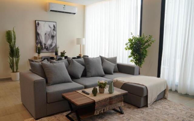 Cozy 3- bedroom unit with an outside seating area