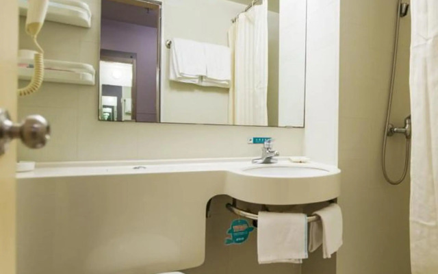 Jinjiang Inn Fengshang Xian Railway Station