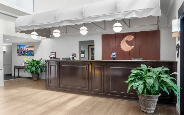 Comfort Inn & Suites Suwanee - Sugarloaf