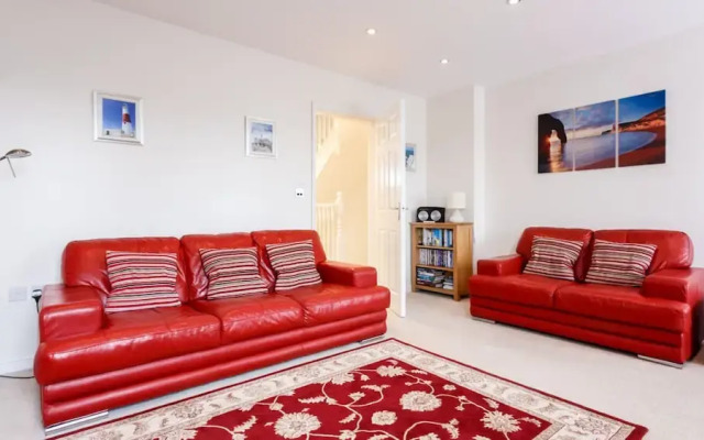 Driftwood in Poole With 3 Bedrooms and 3 Bathrooms