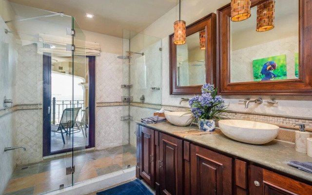 Stunning beachfront Flamingo mansion with incomparable ocean setting