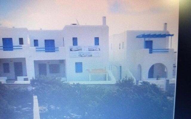 HOUSE 3Bedroom Maisonette ΕΞΟΧΙΚΟ Alyki PAROS 50m from BEACH ideal for families