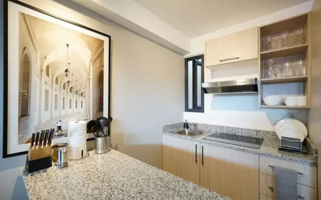 w Lovely Loft in Santa Ana