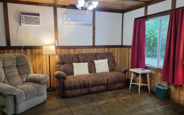 Little River Inn Motel & Guest House