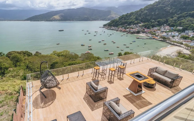 Casa com Piscina Churrasqueira e Vista