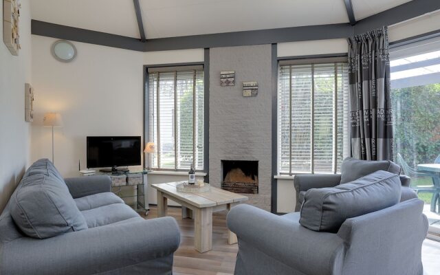 Cozy Bungalow in Harderwijk With a Shared Pool