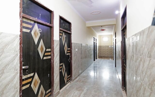 OYO 37246 New Hotel Swastik