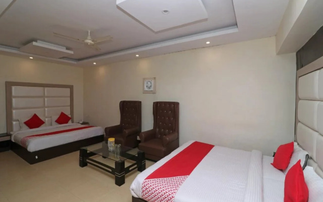Hotel Kings by OYO