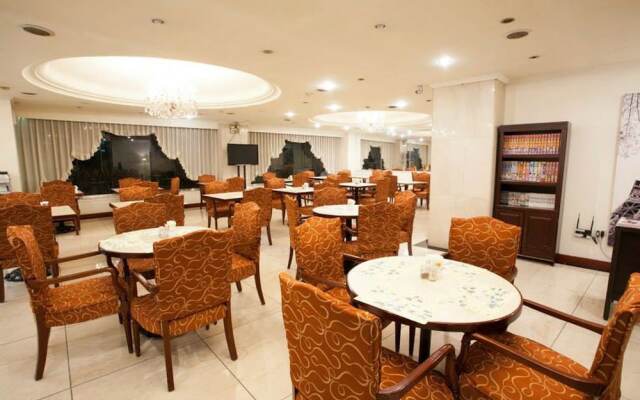 Moon Light Hotel