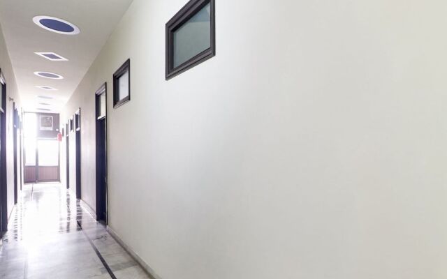 Oyo 45903 Royal Guest House