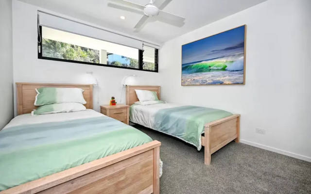 Spacious Family Stay Near Coolum Beach – Guest Rooms – Coolum Beach