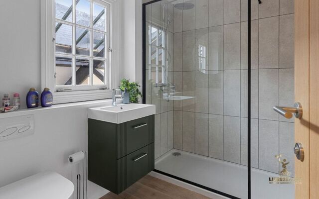 Luxe Courtyard Apt - Exeter City Centre