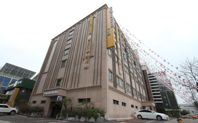 Vine Hotel