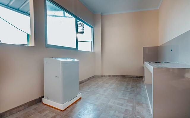 OYO Life 2709 Kost Cirendeu