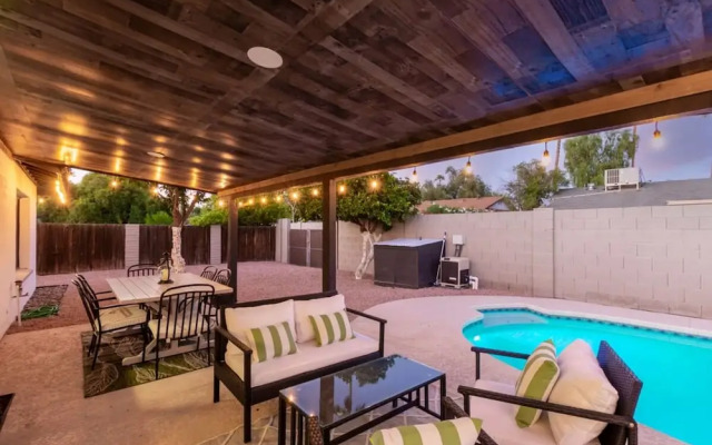 Broadway Palms Private Pool Chef Kitchen Office