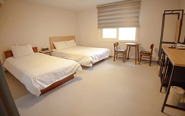 Trevi Hotel