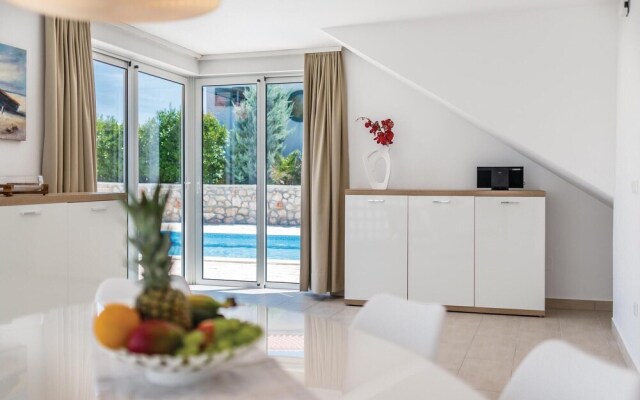 Stunning Home in Betina With Wifi and 3 Bedrooms