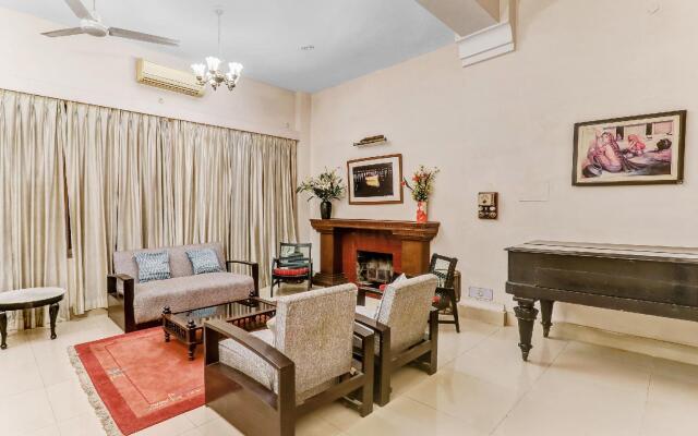 OYO 82551 Lukerganj Villa