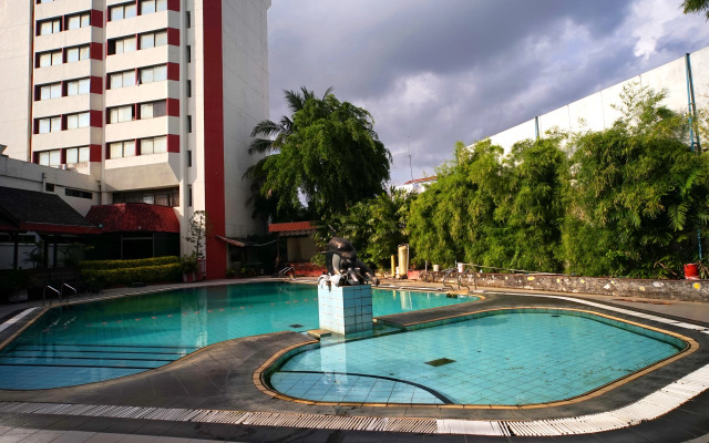Benakutai Hotel and Apartemen