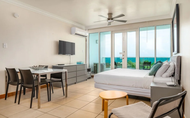 Bay View Iconic Old San Juan Private Balcony