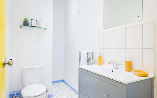 1 bed central Cardiff apartment with free parking