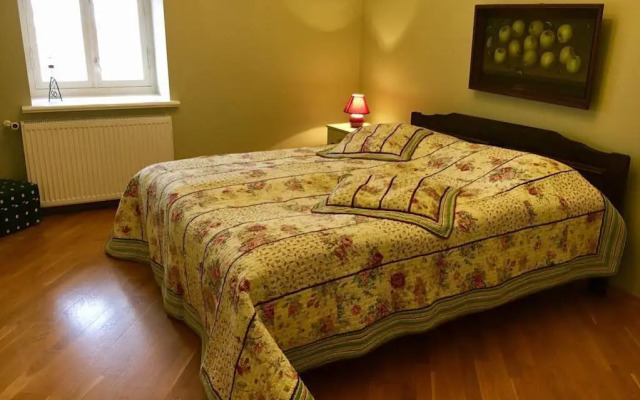 Romeo Family Apartments