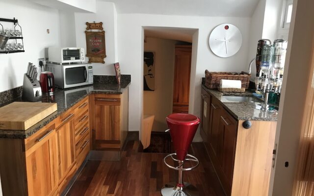 Luxury Kensington Apartment W8