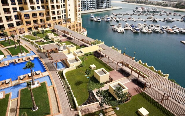 Maison Privee - Exclusive Apt with Seafront Views over Palm Jumeirah