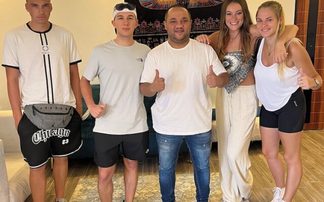 Premier Pyramids Inn