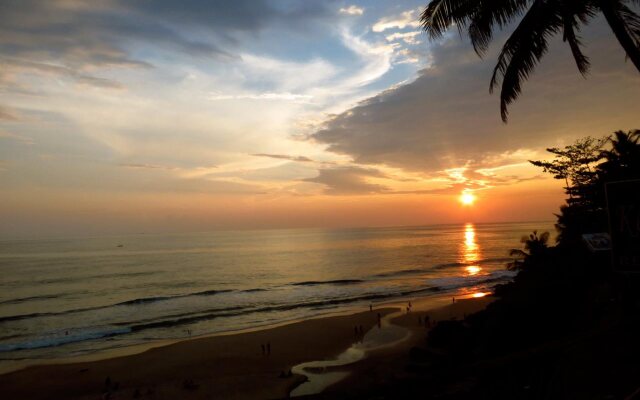 Black Beach Resort