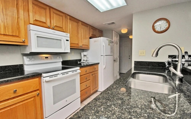 Whaler by Youngs Suncoast