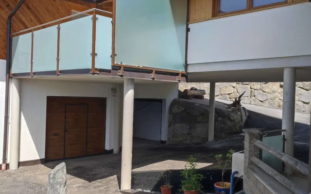 Comfy Apartment in Hollersbach im Pinzgau near Lake