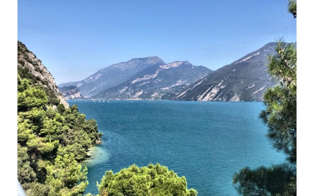 Liano Mimosa -relax & priv parking place