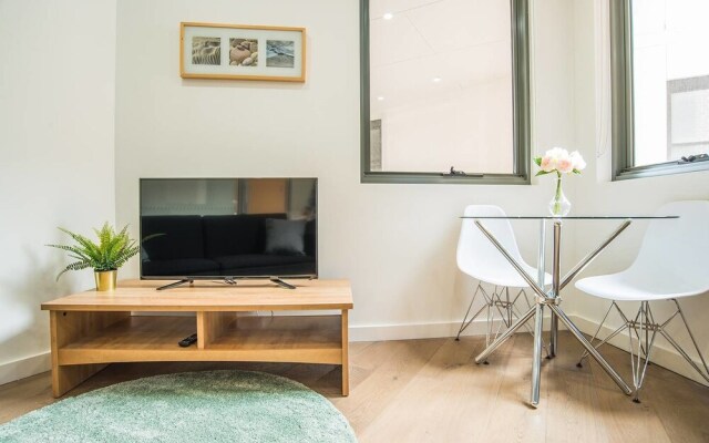 Cozy Studio Near Eastvilliage Shopping Center