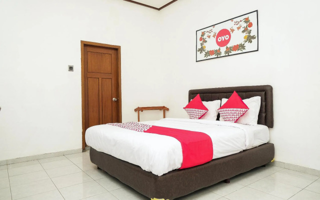 OYO 353 Loesje Guest House Syariah