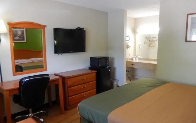 Motel 6 Wharton, TX