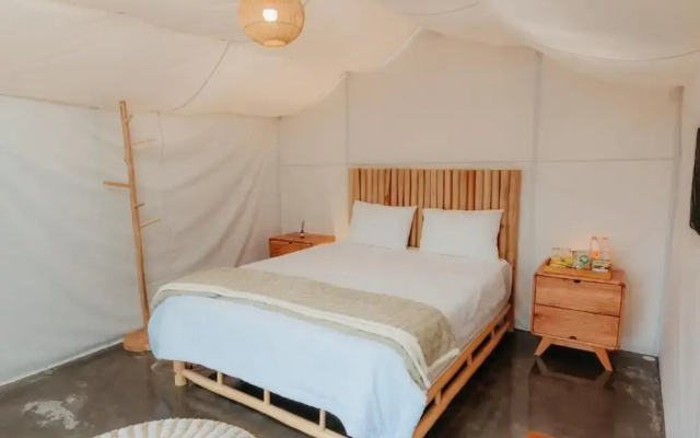 Happynest Glamping and Villa Dieng
