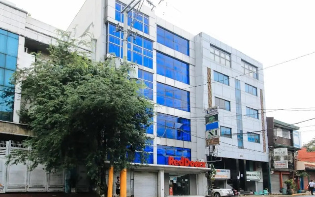 Reddoorz Plus at San Marcelino Malate
