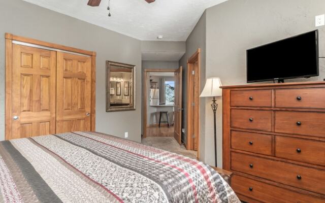 Mount Cirrus 10b 2 Bedroom Condo by RedAwning