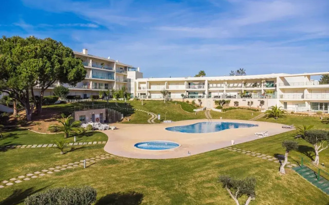 Balaia Residence 2 Bedroom Penthouse With Pool
