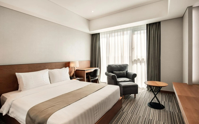 Golden Tulip Incheon Airport Hotel & Suites