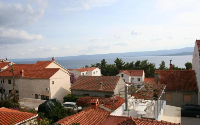 Apartments and rooms with parking space Bol, Brac - 2878