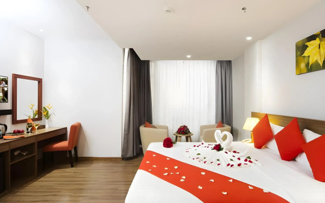 Maple Leaf Hotel & Apartment