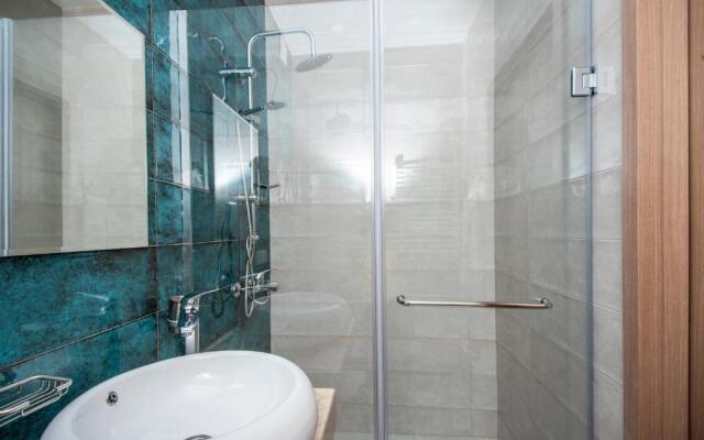 Tonusi Luxe Hotel